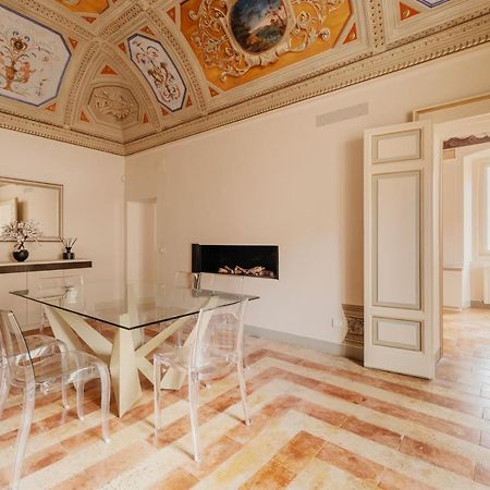 Sotto Gli Affreschi Del 1800 Con Colazione Inclusa Assisi Buitenkant foto