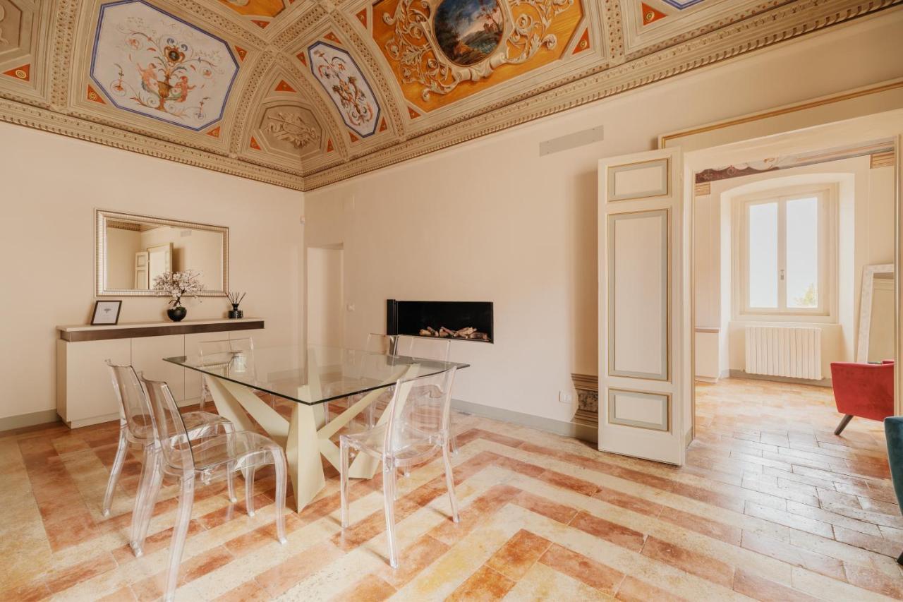 Sotto Gli Affreschi Del 1800 Con Colazione Inclusa Assisi Buitenkant foto